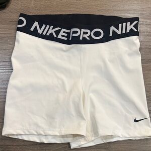 Nike Pro Women's Cream Bike Shorts in Size Medium